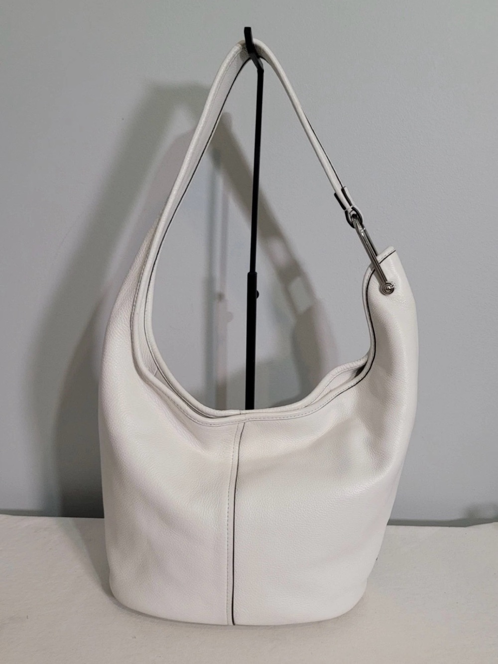 Michael Kors Hobo Shoulder Bag White Leather Silver Hardware - Picture 5 of 16